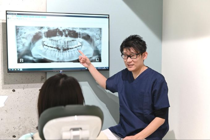 レントゲン画像を用いた根管治療の説明